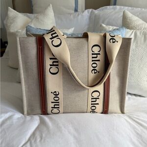 Chloé Medium Woody Tote